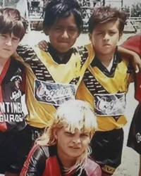 杏彩体育app-第一次出国打比赛 9岁梅西的一个举动让人赞叹！