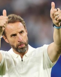 杏彩体育-索斯盖特考虑变阵，三后卫成了包治百病的神药？